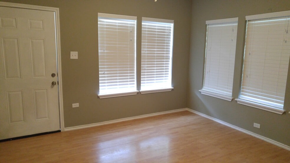 Living room - 108 South Henderson Avenue