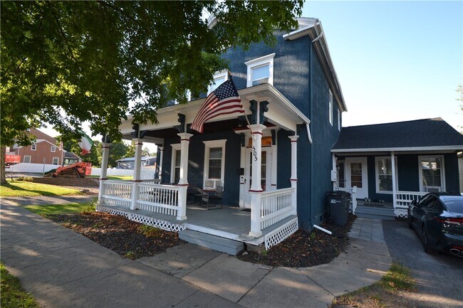 Primary Photo - 505 E Main St