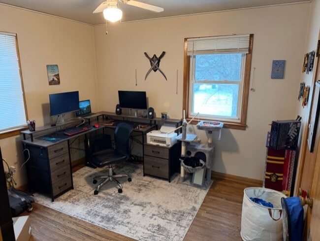 Building Photo - 4 Bedroom house