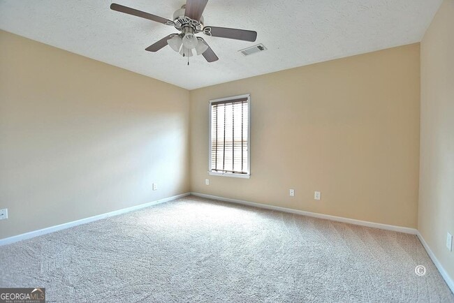 Building Photo - 7915 Green Glen Dr