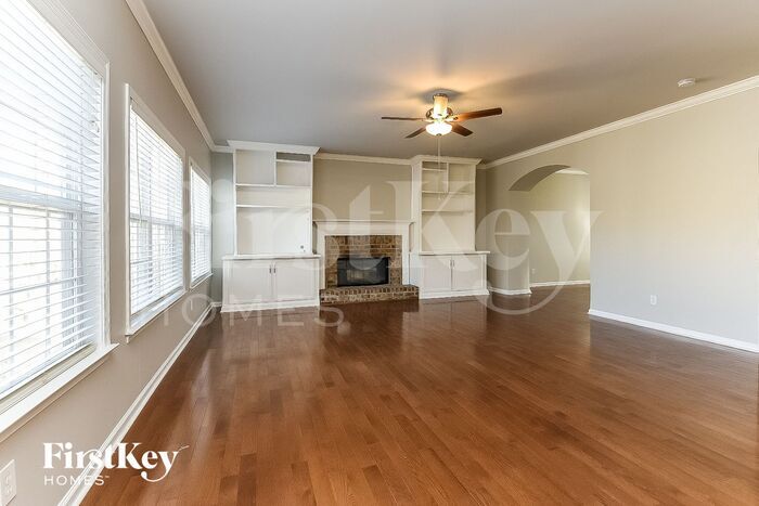 Building Photo - 6675 River Island Cir