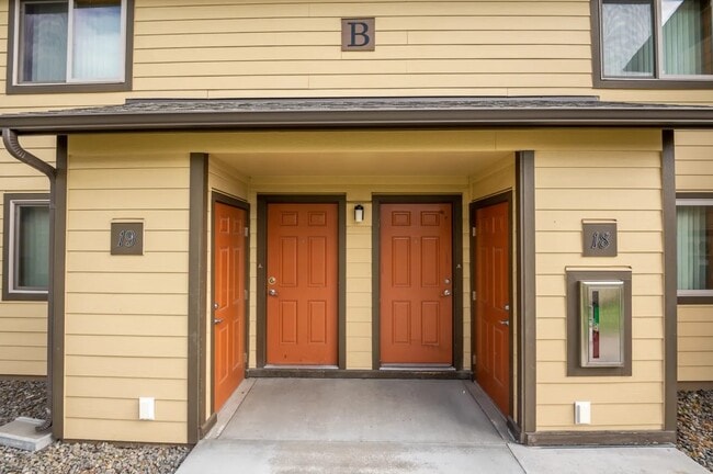 Building Photo - 713 12th St