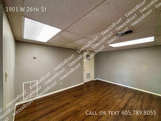 Building Photo - 1901 W 26th St