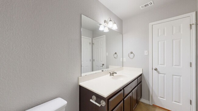Building Photo - 2904 Starlight Dr