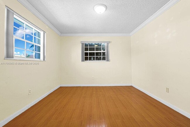 Building Photo - 2400 SW 103rd Ct