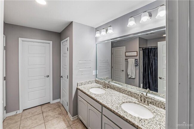 Building Photo - 19 Grand Canyon St