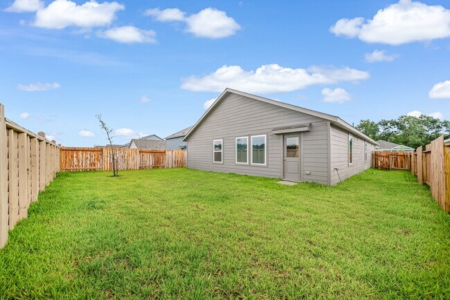 Building Photo - 25625 Rose Creek Dr