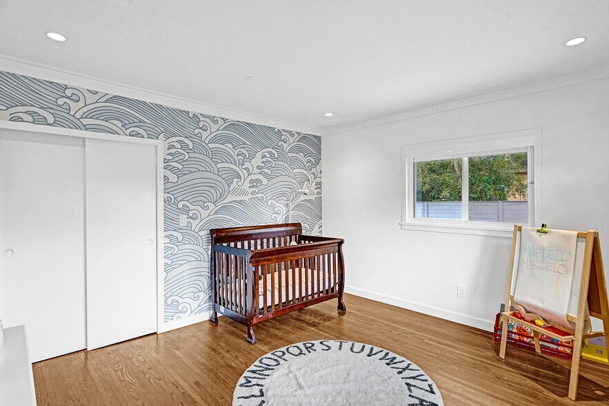 Building Photo - 11425 NE 3rd Ave