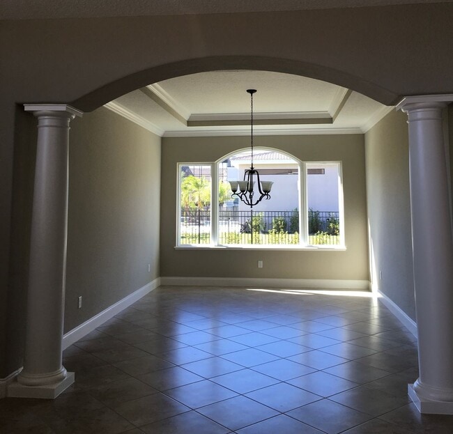 Building Photo - Executive Gated Pool Home Located in Winde...