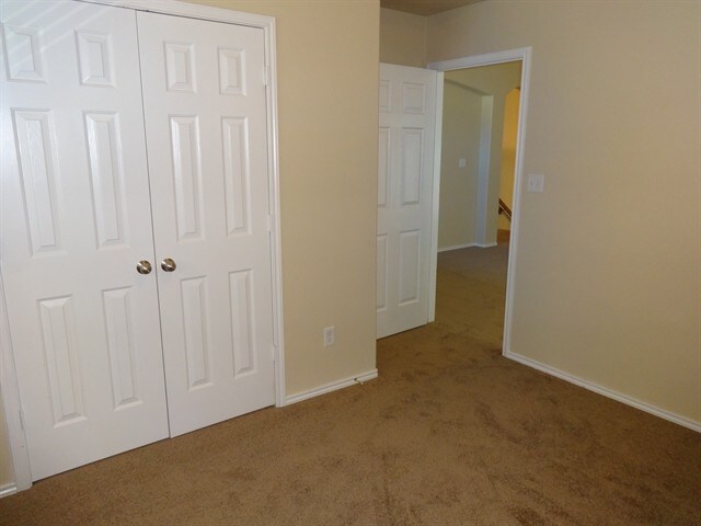 Building Photo - 2969 Lakeview Cir