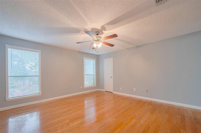 Building Photo - 6452 Kentwick Dr
