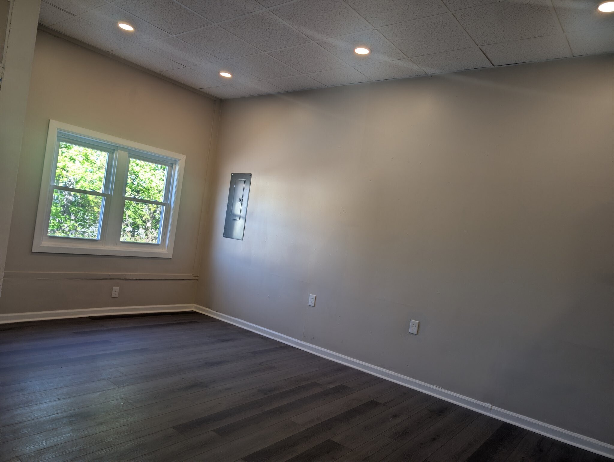 Building Photo - 500 Marion St