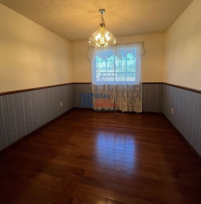 Building Photo - 4044 Cypress Ct