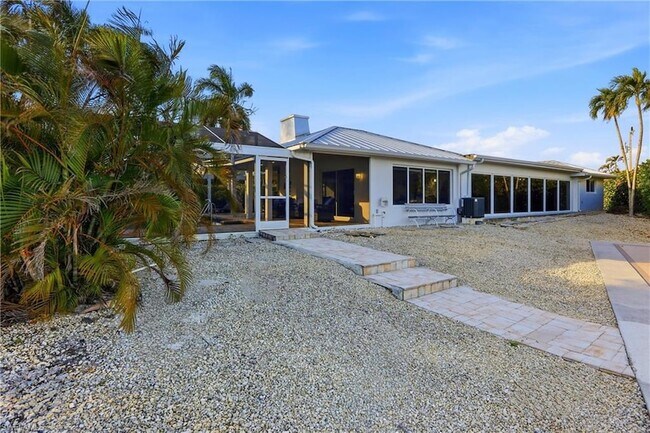 Building Photo - 339 Landmark St