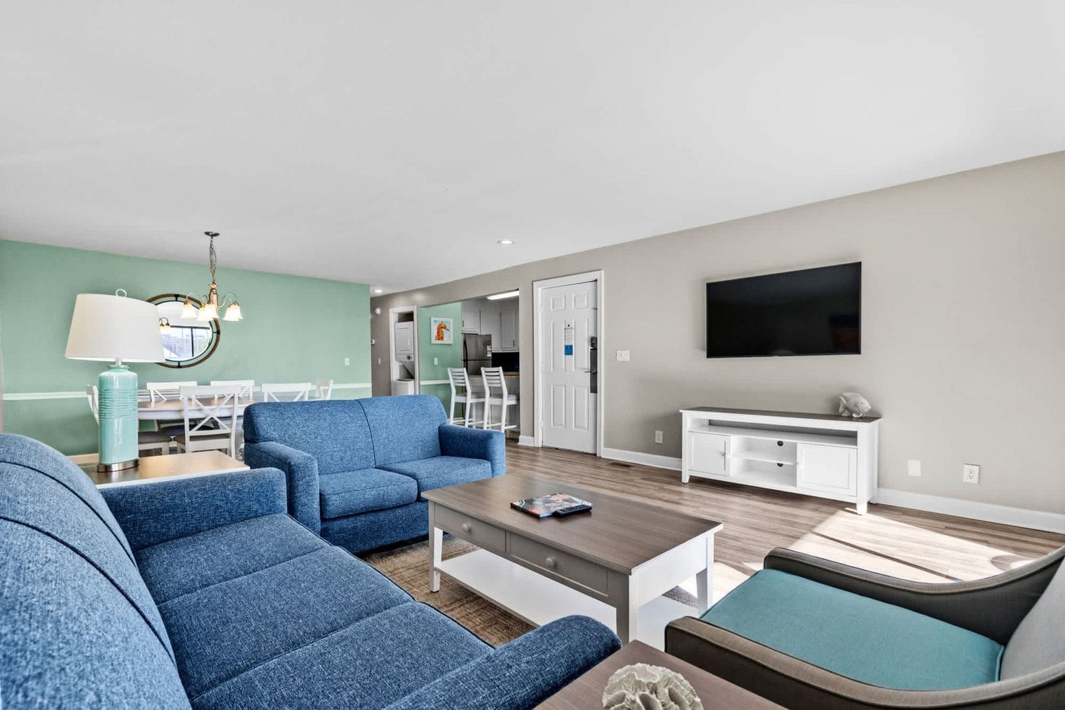 Building Photo - 2805B N Ocean Blvd