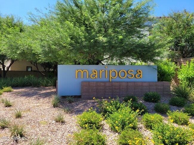 Building Photo - 2754 S Apache Dr