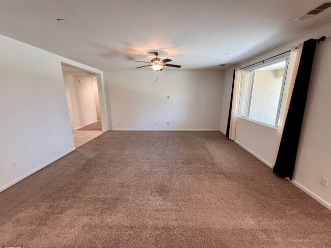 Building Photo - $2,450 Temperance & Clinton, 4 Bedroom - N...