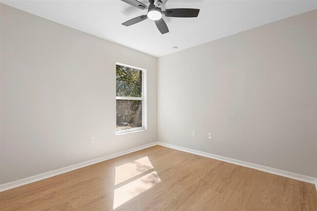 Building Photo - 1227 Tivoli Dr