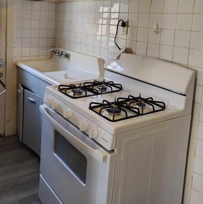 Building Photo - 8858 Snowhill Ct