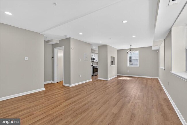 Building Photo - 1008 Rittenhouse St NW