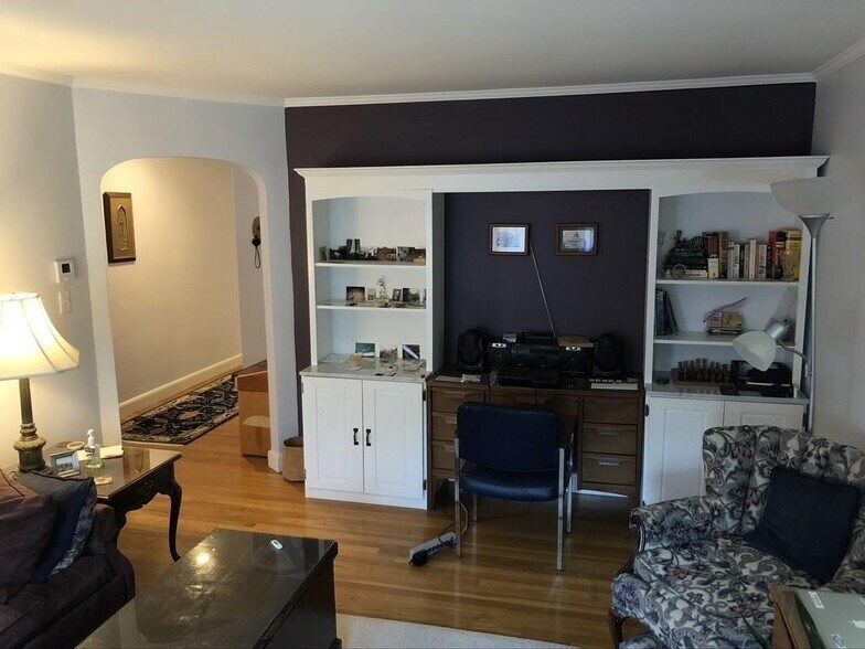 Building Photo - 4 Garden Ct