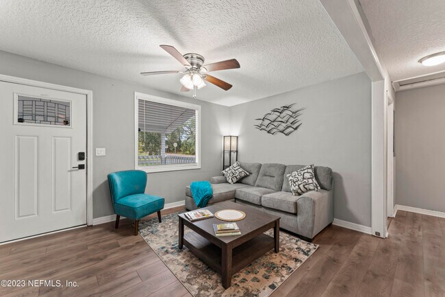 Building Photo - 1905 Niblick Dr