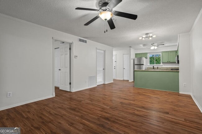 Building Photo - 36 Doranne Ct