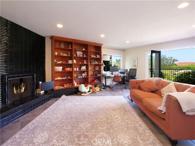 Building Photo - 345 Palos Verdes Dr W