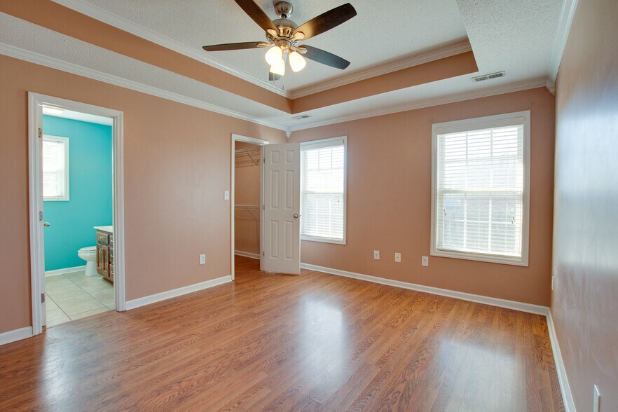 Master Bedroom - 104 Willow Green Dr