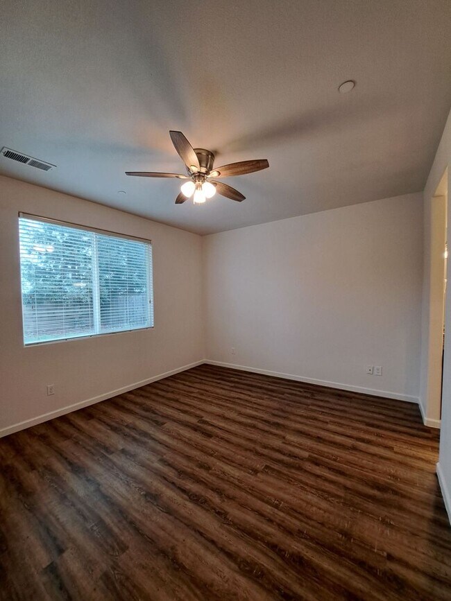 Building Photo - Rent Reduced to $2300 & Move in Special Half Off the 1st Month's Rent – Single Level 3BR Home w/ ...