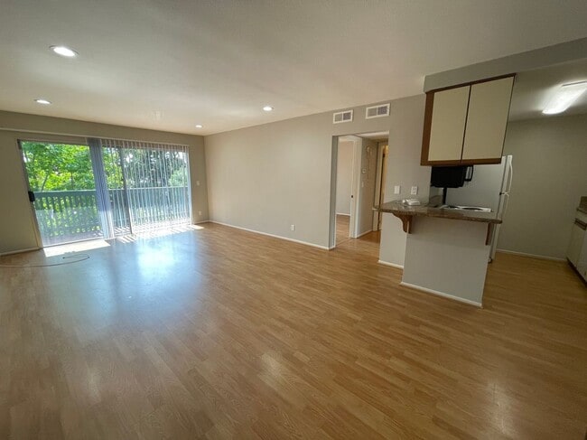 Building Photo - 412 N Bellflower Blvd