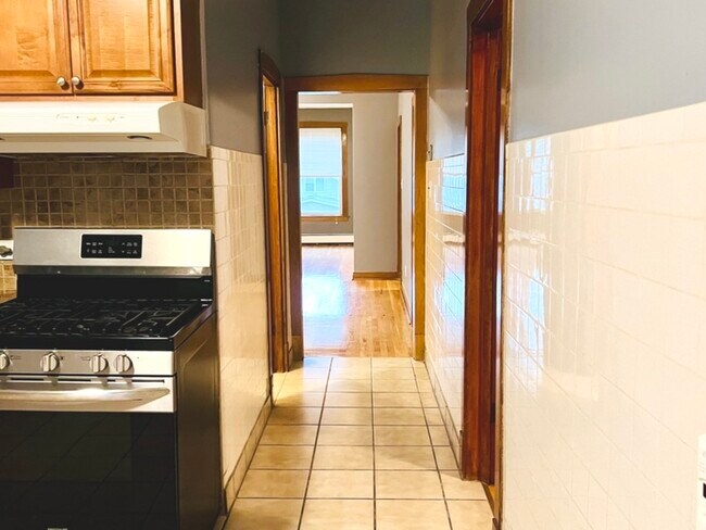 Building Photo - 5110 W Hutchinson St