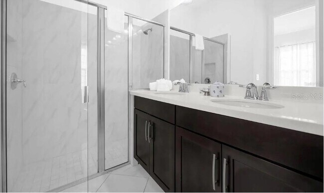 Building Photo - 450 Captiva Dr