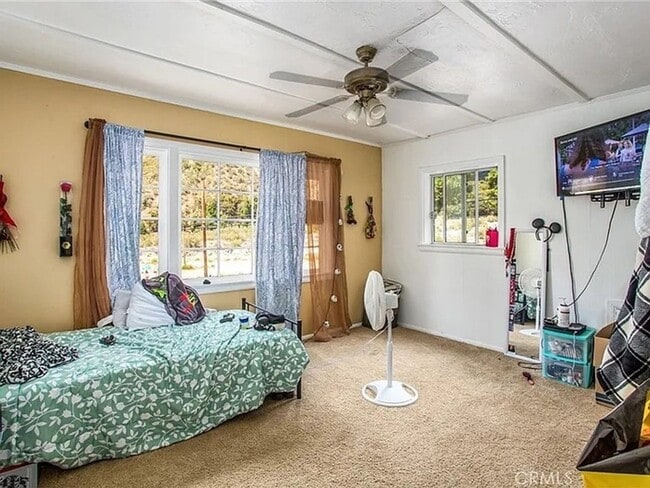 Building Photo - 39581 Canyon Dr