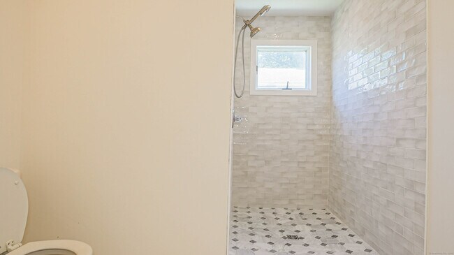 Building Photo - 25 Oakleaf Dr