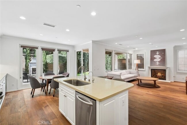 Building Photo - 70 Lupari