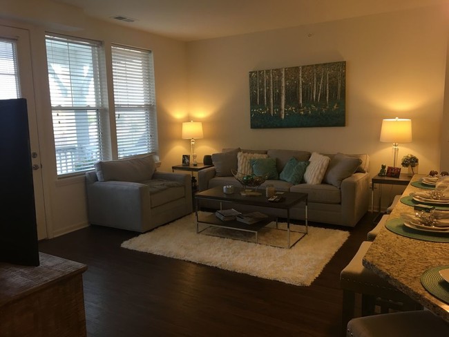 Primary Photo - 2671 Showplace Dr