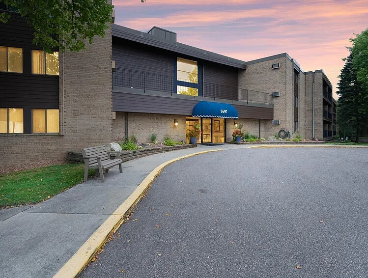 Building Photo - 5697 Green Circle Dr