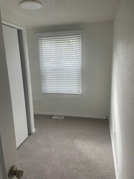 Building Photo - 3508 SE 5th St