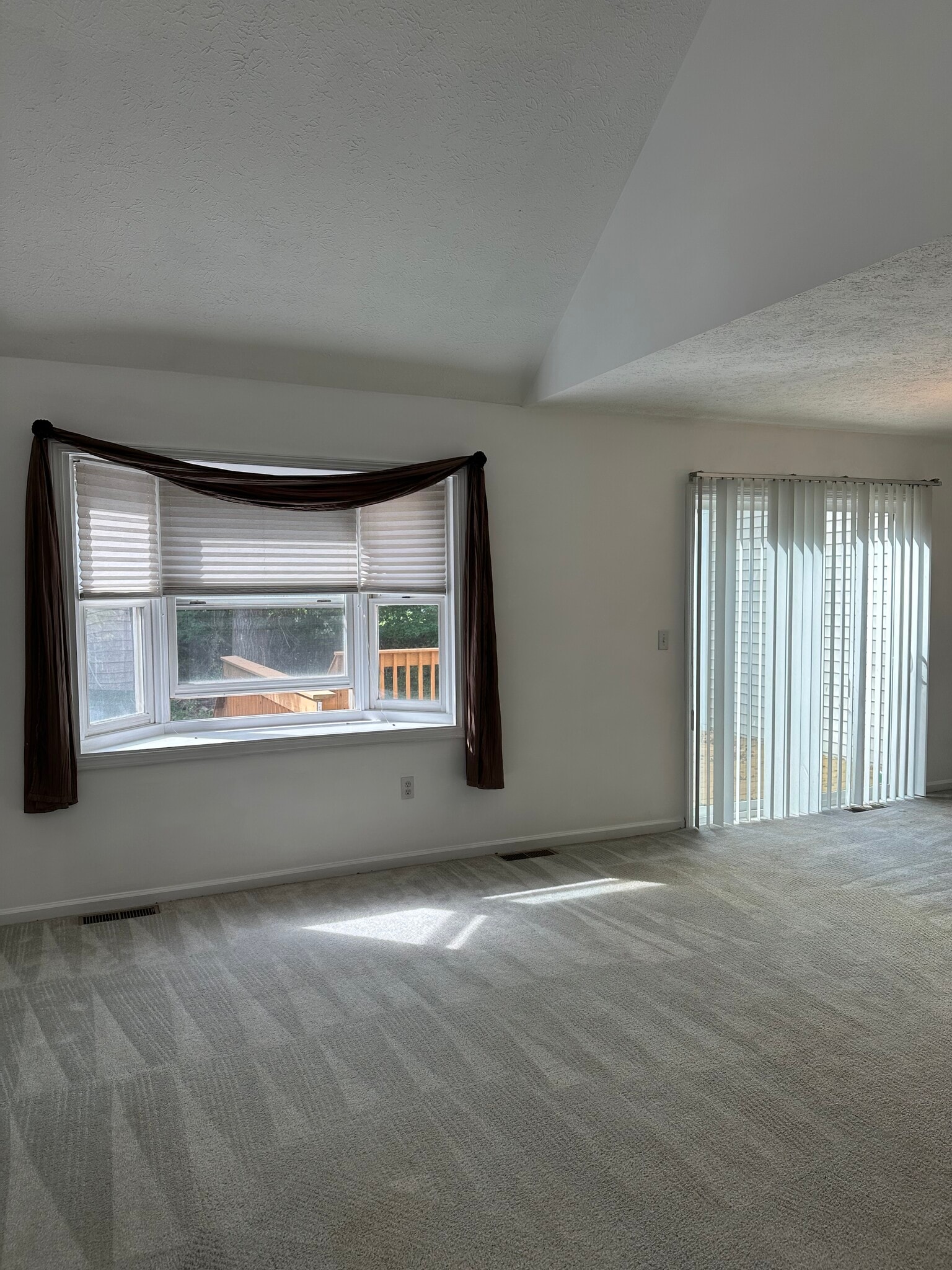 Building Photo - 637 Strand Pond Cir