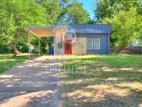 Building Photo - Adorable Custom 2 Bed Bungalow House Available to Prelease for August 2026!