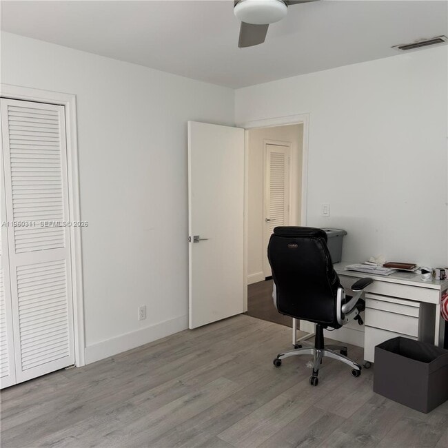 Building Photo - 11030 SW 42nd Ct