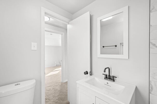 Building Photo - Stunning 2 bedroom home in Mt. Washington available May 1!