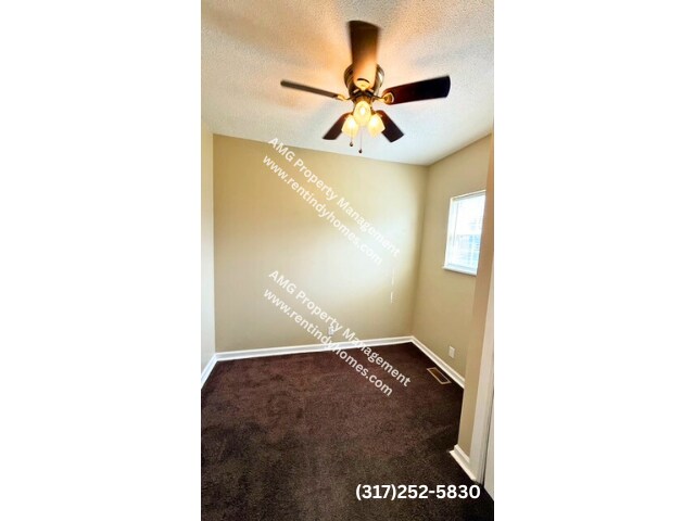 Building Photo - CENTER TOWNSHIP 3 BEDROOM HALF DUPLEX AVAILABLE NOW!