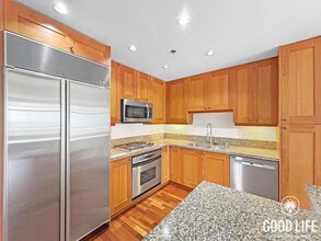 Building Photo - Sophisticated 1BD/2BA Condo in Marina District with City & Bay Views, Office & Resort-Style Ameni...
