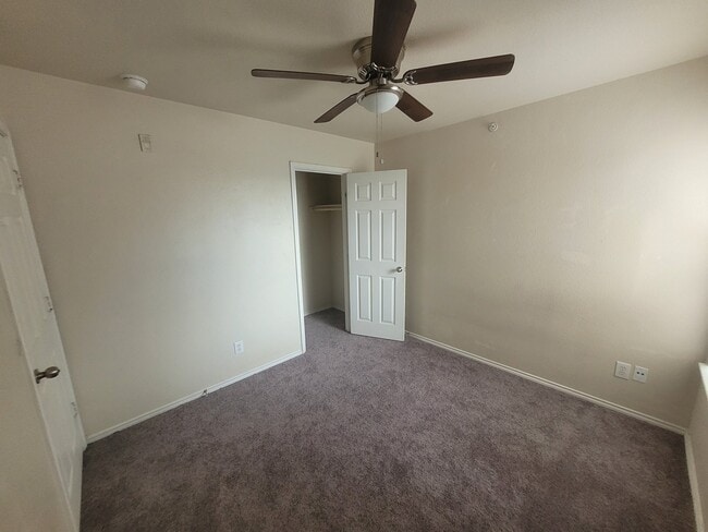 Building Photo - 10806 Mathom Landing