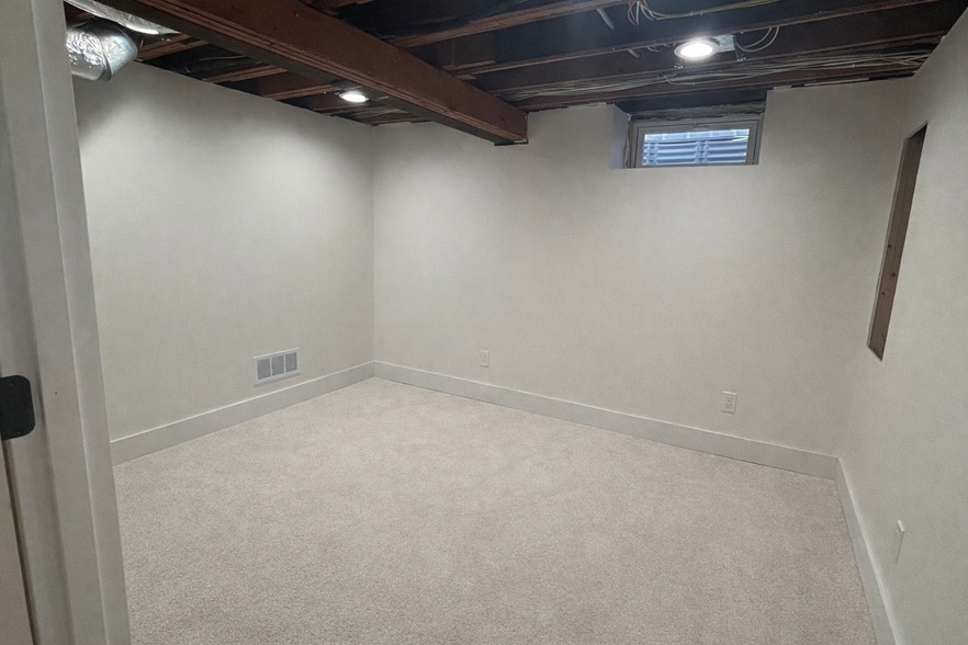 Basement Bonus room - 1028 E Meadow Pl