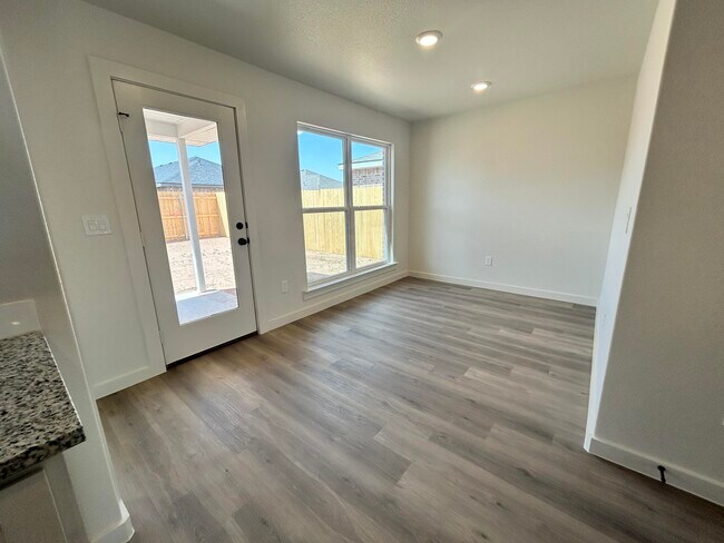 Building Photo - 13822 Fremont Ave