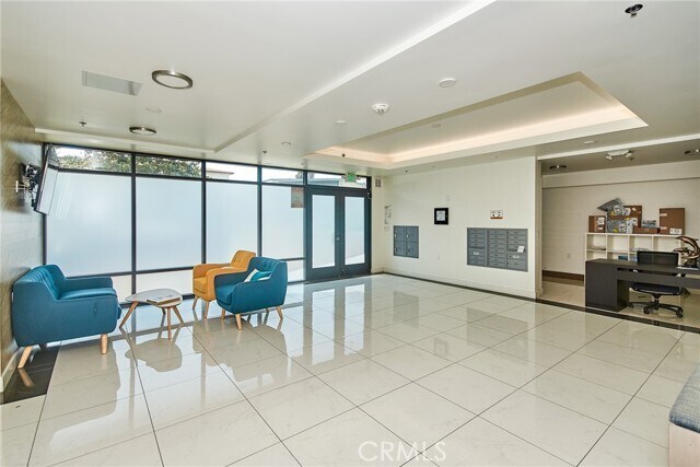 Building Photo - 820 S Wilton Pl