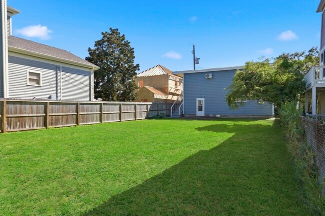 Building Photo - 1415 Avenue H